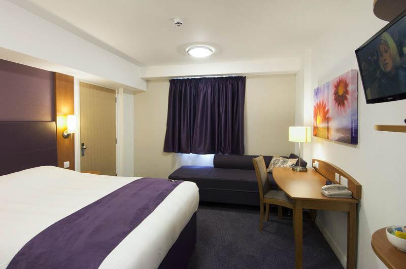 Premier Inn Premier Inn Wrexham North Екстер'єр фото